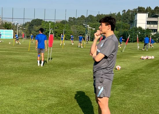 []稿件，转载请注明。