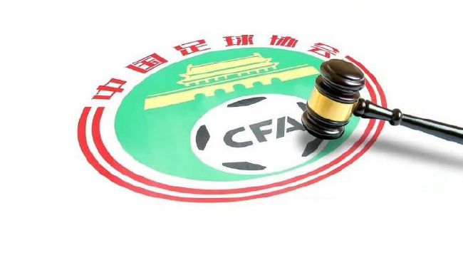 电影《阳光俱乐部》的创作历程就是典型例证：黄晓明先购买了一个聚焦母子情的日本故事IP，然后邀请《河边的错误》导演魏书钧执导。