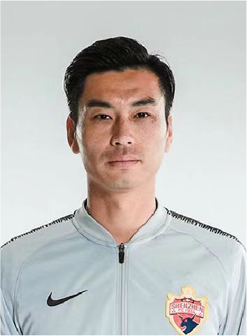 《爆水管》过年指南特别视频 彭于晏艾伦化身嘴替 2026-01-27 由周涤啡执导，正在全国热映中的喜剧《爆水管》最新发布一支“过年邪修指南”特别视频，彭于晏、艾伦、周游、闫佩伦等人纷纷化身观众“嘴替”，面对亲戚们在春节的一系列“八卦小连招”，全员用发疯的方式已读乱回 《爆水管》曝喜剧特辑 彭于晏精神状态遥遥领先 2026-01-23 近日，由周涤啡执导的神经喜剧《爆水管》正式上映，并发布“精神状态遥遥领先”喜剧特辑，在主创们台前幕后的欢声笑语中，一起揭开了这个走路都带“疯”的故事，迎接年前的第一声爆笑！